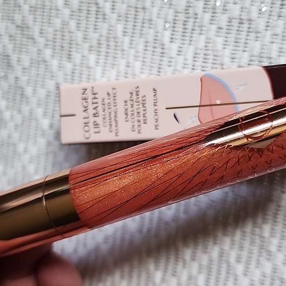 Charlotte Tilbury COLLAGEN LIP BATH in PEACHY PLUMP - Picture 5 of 5